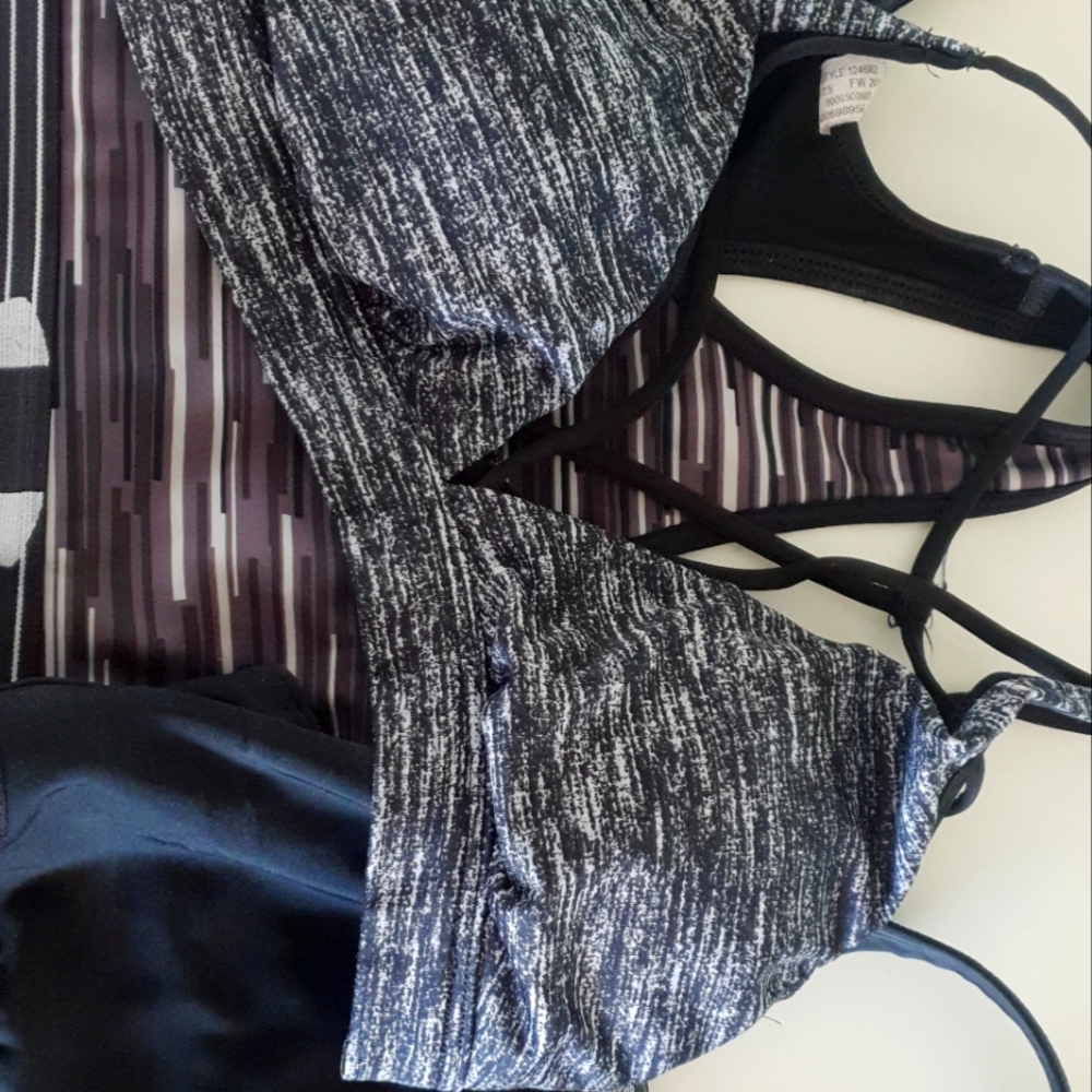 Under Armour Sports Bra BUNDLE